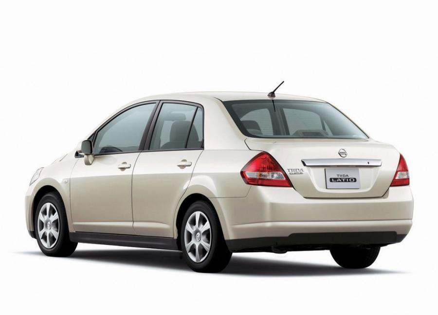 Nissan Tiida Latio (JP) '2008